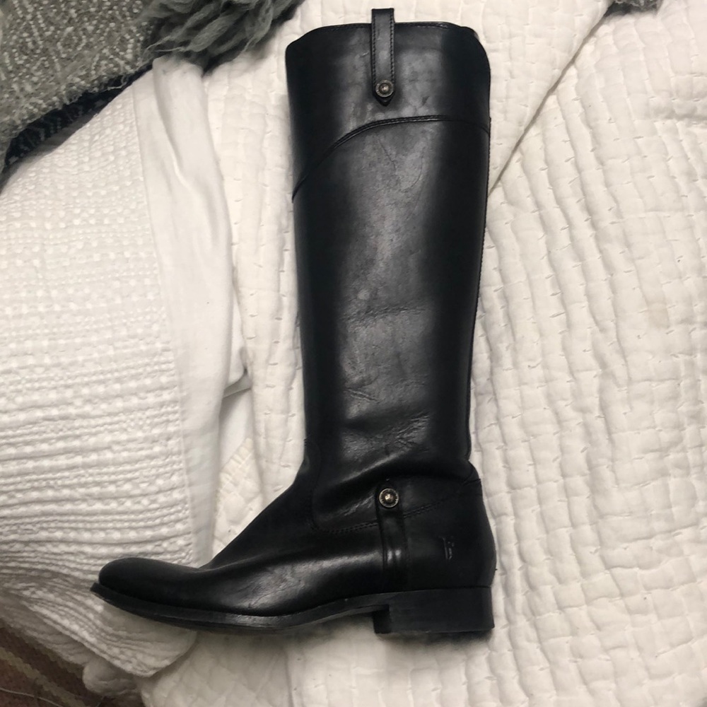 Super cute Frye Melissa boots!